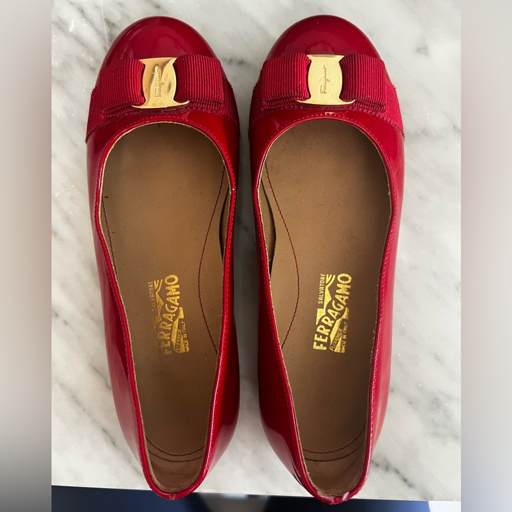 Girls ferragamo Mary Jane’s in pristine condition!!